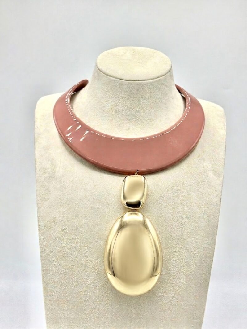 Collare con ciondolo galvanizzato oro