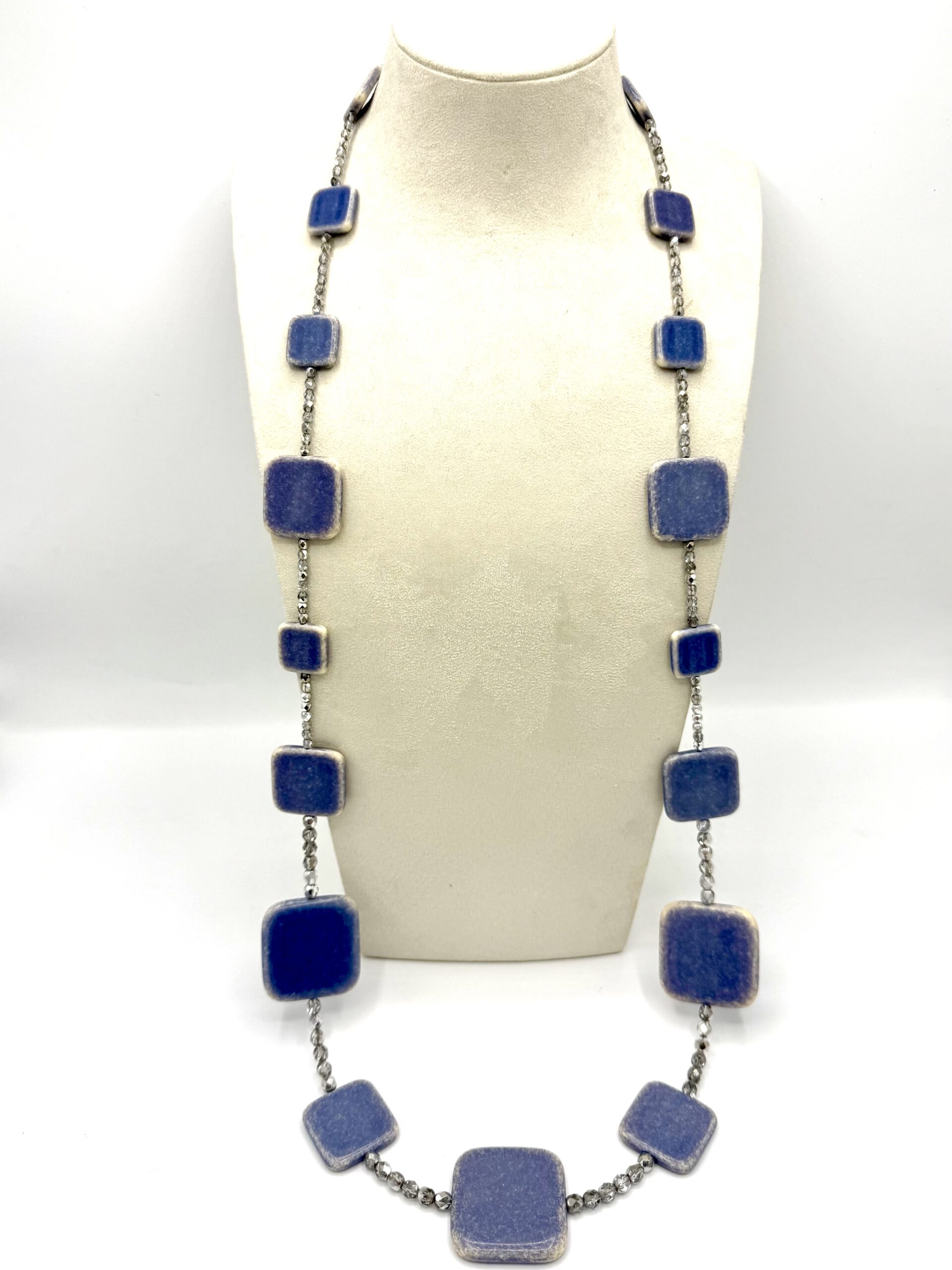 Collana effetto denim con cristalli argentati