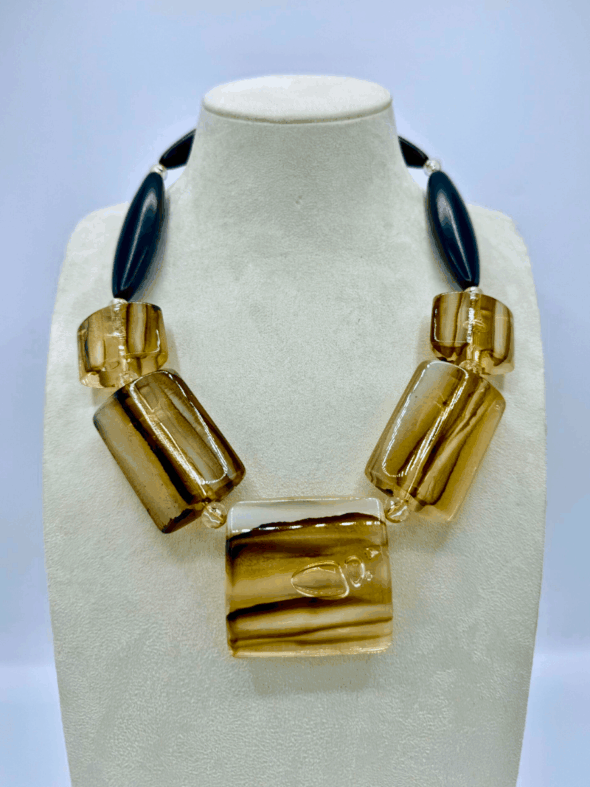 Collana animalier in resina